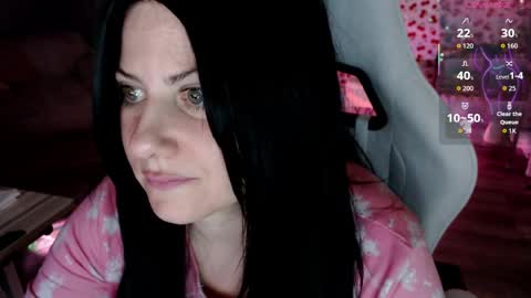 Snapshot of bellastar84 chatting on May 10, 6:07 am Starr40 online show from May 10, 6:07 am