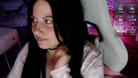 Snapshot of bellastar84 chatting on July 9, 7:23 am Starr40 online show from July 9, 7:23 am