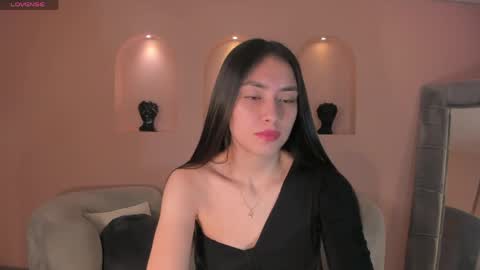 B E L L A  online show from May 31, 12:01 pm