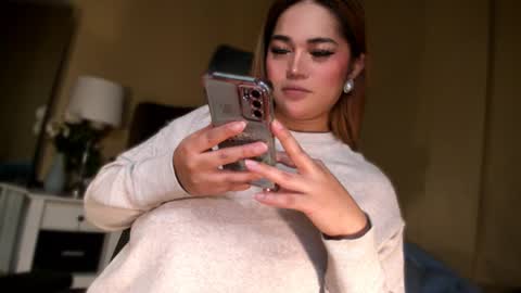 Snapshot of bellaswildcummer chatting on May 27, 7:27 am BELLA JONES online show from May 27, 7:27 am