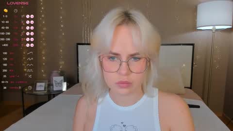 Bella online show from September 30, 1:10 am