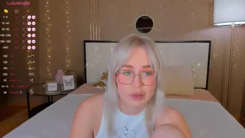 Bella online show from October 13, 12:43 am