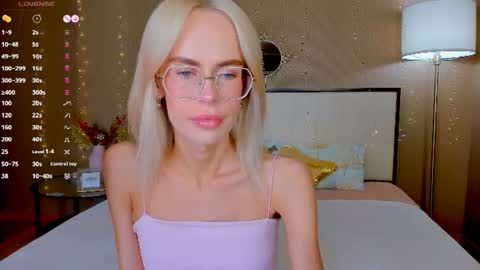 Bella online show from June 10, 1:17 am