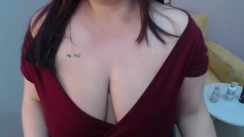 Bella online show from December 15, 4:44 pm