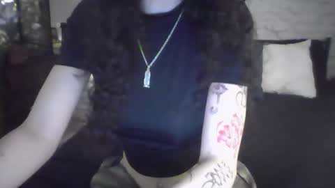 bellaxlauren online show from February 4, 6:25 pm