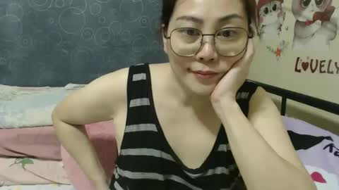 Snapshot of bellbabe chatting on February 23, 12:41 am Bella online show from February 23, 12:41 am