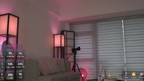 Belle Adrienne  IG  online show from November 2, 11:40 pm