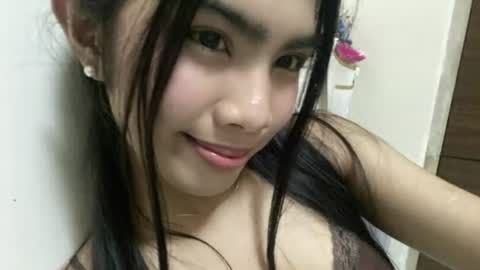 Snapshot of belle_davies chatting on June 16, 9:50 pm belle_davies online show from June 16, 9:50 pm