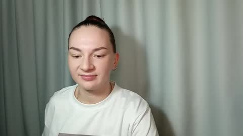 Snapshot of belle_fiesta chatting on February 16, 8:27 pm belle_fiesta online show from February 16, 8:27 pm