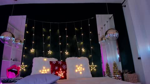 Kim online show from December 14, 9:29 am