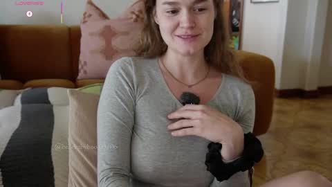 Snapshot of bellebabyboo chatting on June 5, 1:45 am BELLE online show from June 5, 1:45 am