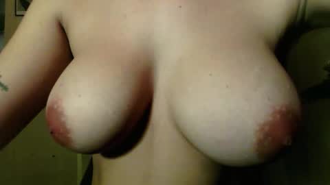 Snapshot of bellexox1 chatting on April 20, 1:47 pm AMY online show from April 20, 1:47 pm
