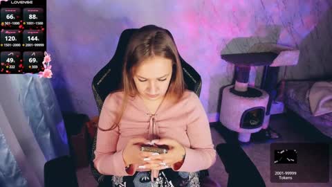 Your Annabelle Wolf  online show from December 2, 1:35 pm