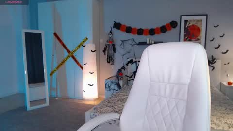 Bella online show from October 30, 1:40 am