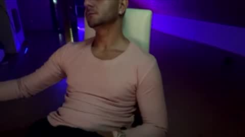 Snapshot of bello477192 chatting on February 15, 11:41 am bello477192 online show from February 15, 11:41 am