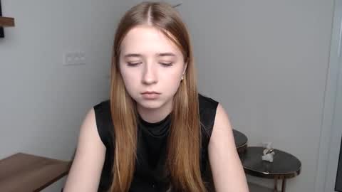 Snapshot of bellochka_ chatting on December 4, 1:09 pm bellochka_ online show from December 4, 1:09 pm