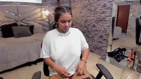 Belly online show from November 6, 4:52 pm