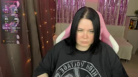 LinaBoo online show from May 2, 11:48 am