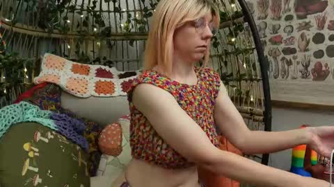 Snapshot of bendingofwillow chatting on September 25, 11:14 am Willow online show from September 25, 11:14 am