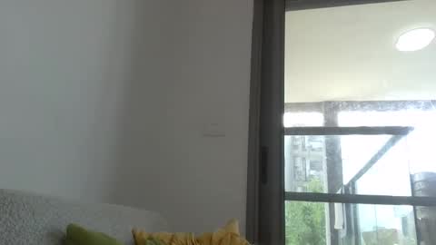 bendoor1 online show from September 17, 7:10 am