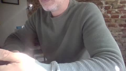 Snapshot of benedett22 chatting on December 3, 12:27 pm benedett22 online show from December 3, 12:27 pm