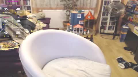 benijamin online show from October 23, 8:57 am