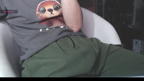 Snapshot of benijamin chatting on March 1, 10:01 pm benijamin online show from March 1, 10:01 pm