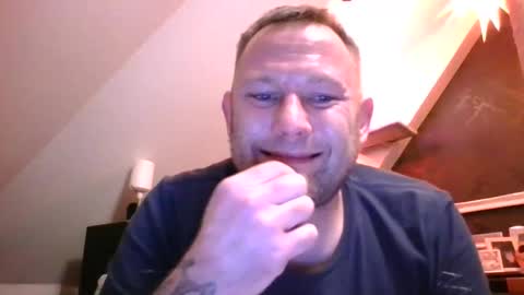 benizio online show from December 4, 3:21 pm