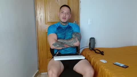 benjamin_isaac online show from February 1, 11:16 pm