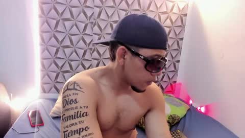 Snapshot of benjamin_lichx chatting on May 29, 2:53 am Benjamin online show from May 29, 2:53 am