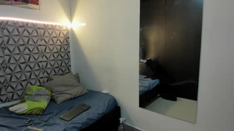 Snapshot of benjamin_lichx chatting on May 29, 8:07 pm Benjamin online show from May 29, 8:07 pm