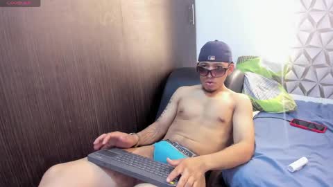 Snapshot of benjamin_lichx chatting on May 30, 8:11 am Benjamin online show from May 30, 8:11 am