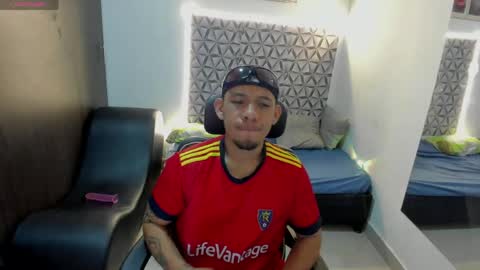 Snapshot of benjamin_lichx chatting on May 30, 8:17 pm Benjamin online show from May 30, 8:17 pm