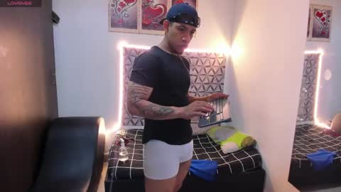 Snapshot of benjamin_lichx chatting on June 1, 1:46 pm Benjamin online show from June 1, 1:46 pm