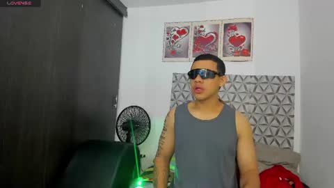 Snapshot of benjamin_lichx chatting on June 8, 1:00 pm Benjamin online show from June 8, 1:00 pm