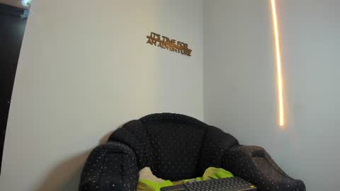 Snapshot of benjamin_lichx chatting on July 11, 1:36 pm Benjamin online show from July 11, 1:36 pm