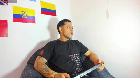 Snapshot of benjamin_lichx chatting on July 17, 12:45 pm Benjamin online show from July 17, 12:45 pm