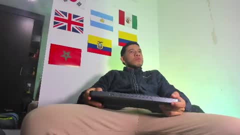 Snapshot of benjamin_lichx chatting on July 27, 1:18 pm Benjamin online show from July 27, 1:18 pm