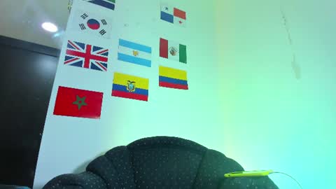 Snapshot of benjamin_lichx chatting on July 28, 12:12 pm Benjamin online show from July 28, 12:12 pm
