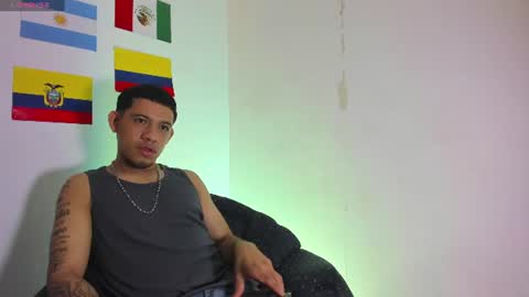 Snapshot of benjamin_lichx chatting on August 1, 12:37 pm Benjamin online show from August 1, 12:37 pm