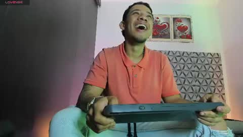 Snapshot of benjamin_lichx chatting on August 9, 12:32 pm Benjamin online show from August 9, 12:32 pm