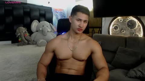 Snapshot of benjamincooperk1 chatting on May 21, 10:33 am benjamincooperk online show from May 21, 10:33 am