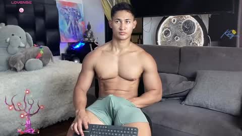 Snapshot of benjamincooperk1 chatting on May 29, 12:30 am benjamincooperk online show from May 29, 12:30 am