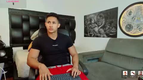 Snapshot of benjamincooperk1 chatting on June 16, 5:32 am benjamincooperk online show from June 16, 5:32 am