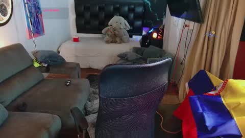 benjamincooperk online show from July 6, 6:43 am