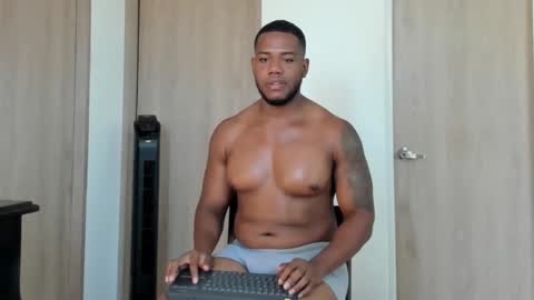 Snapshot of benjaminsr chatting on May 9, 7:19 pm BEJAMIN online show from May 9, 7:19 pm