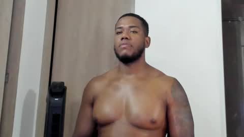 Snapshot of benjaminsr chatting on May 20, 1:45 am BEJAMIN online show from May 20, 1:45 am