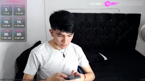 Snapshot of benji_hoter chatting on January 3, 6:24 pm Benji Hoter online show from January 3, 6:24 pm