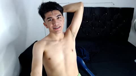 Snapshot of benji_hoter chatting on January 6, 5:59 pm Benji Hoter online show from January 6, 5:59 pm
