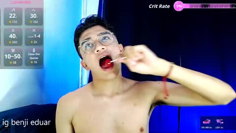 Snapshot of benji_hoter chatting on May 17, 7:43 pm Benji Hoter online show from May 17, 7:43 pm
